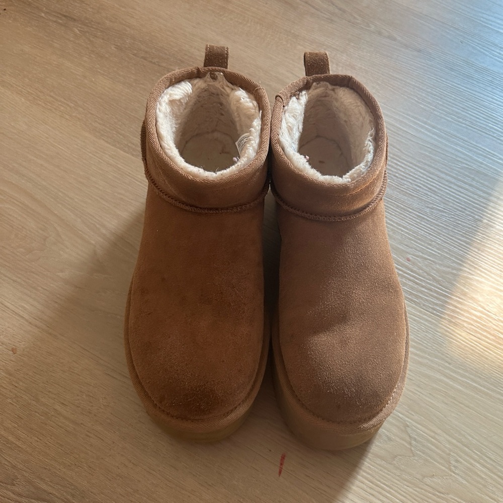 Ugg mini platforms and UGG cleaning kit!